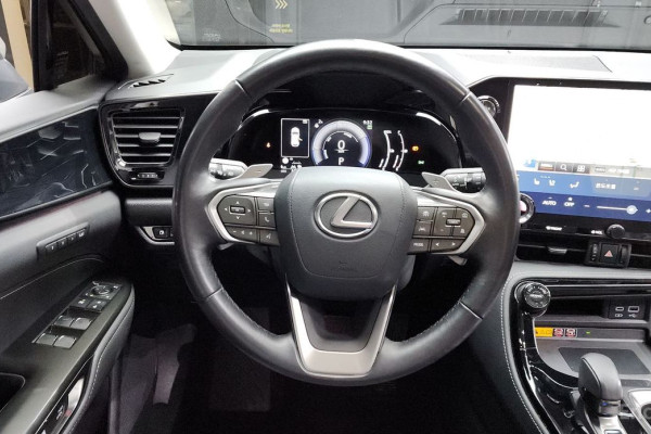 2023 Lexus NX с пробегом 62 369 км