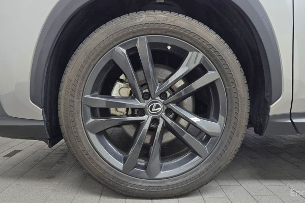 2023 Lexus NX с пробегом 26 128 км