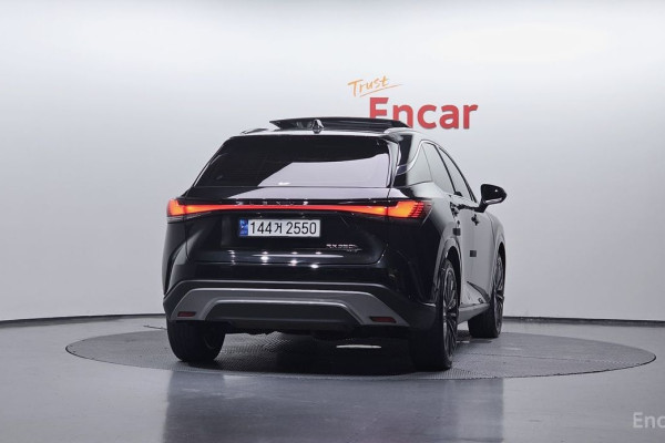 2023 Lexus RX с пробегом 99 718 км