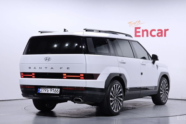 2023 Hyundai Santa Fe с пробегом 14 566 км