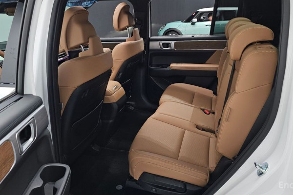 2023 Hyundai Santa Fe с пробегом 14 566 км