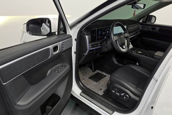 2024 Hyundai Santa Fe с пробегом 9 983 км