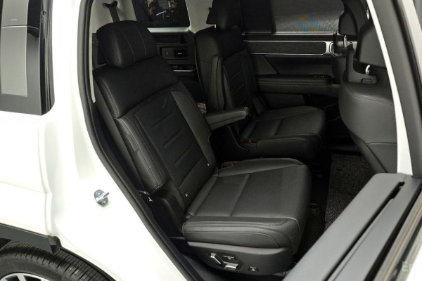 2024 Hyundai Santa Fe с пробегом 9 983 км