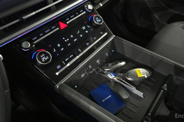 2024 Hyundai Santa Fe с пробегом 9 983 км