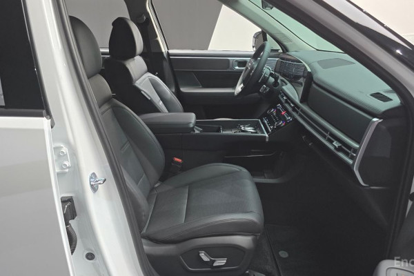 2025 Hyundai Santa Fe с пробегом 9 410 км