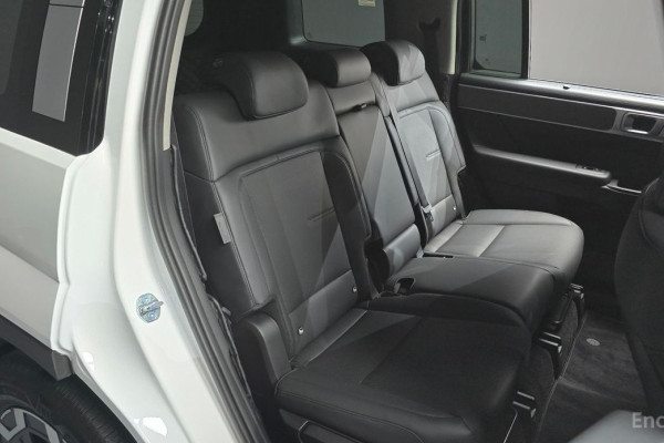 2025 Hyundai Santa Fe с пробегом 9 410 км