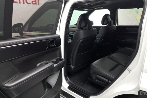 2023 Hyundai Santa Fe с пробегом 40 951 км