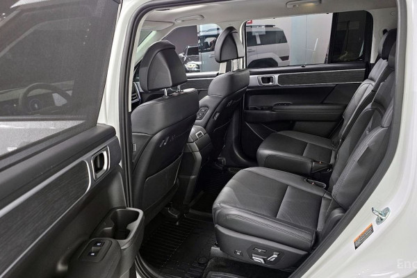 2024 Hyundai Santa Fe с пробегом 27 370 км