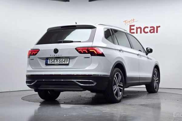 2022 Volkswagen Tiguan с пробегом 49 702 км