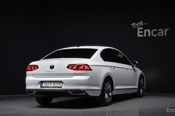 2021 Volkswagen Passat с пробегом 33 379 км