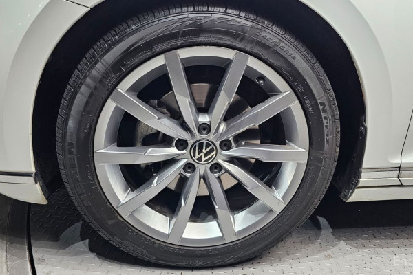 2021 Volkswagen Passat с пробегом 53 070 км