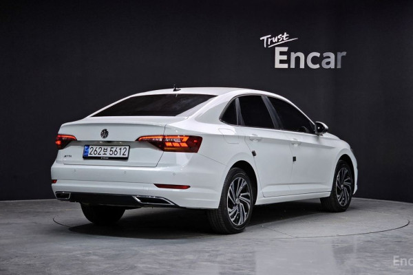 2021 Volkswagen Jetta с пробегом 14 049 км