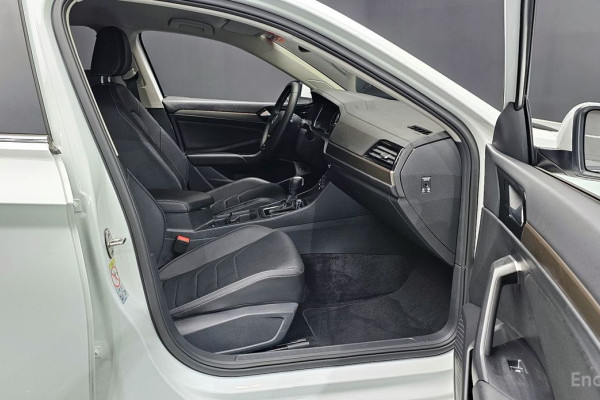 2021 Volkswagen Jetta с пробегом 14 049 км