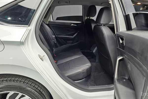 2021 Volkswagen Jetta с пробегом 14 049 км