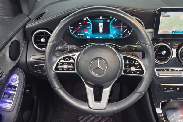 2021 Mercedes-Benz GLC с пробегом 67 578 км