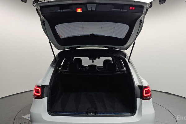 2022 Mercedes-Benz GLC с пробегом 56 991 км