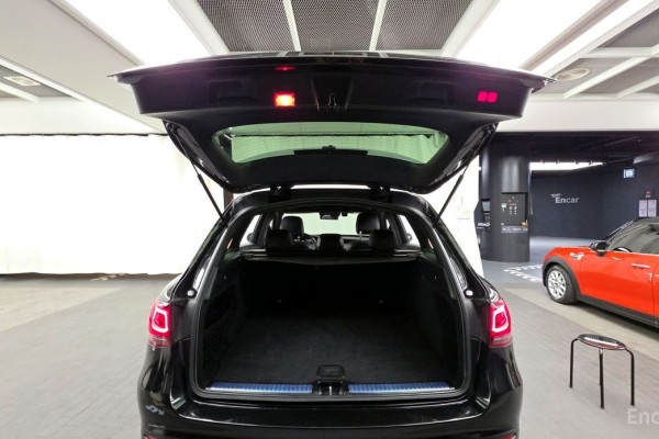 2022 Mercedes-Benz GLC с пробегом 143 017 км