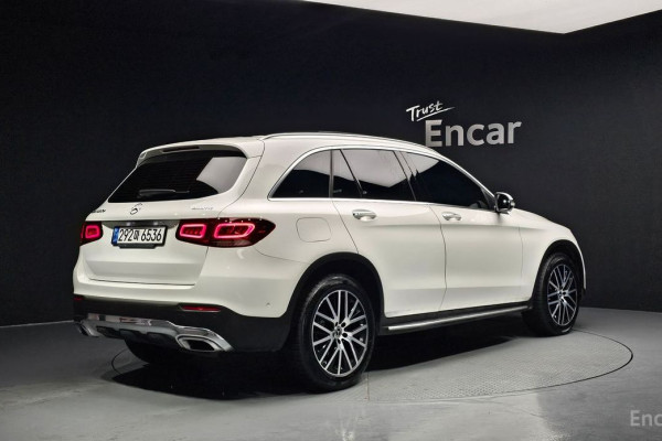 2022 Mercedes-Benz GLC с пробегом 57 051 км