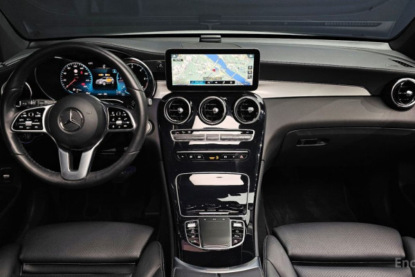 2022 Mercedes-Benz GLC с пробегом 57 051 км