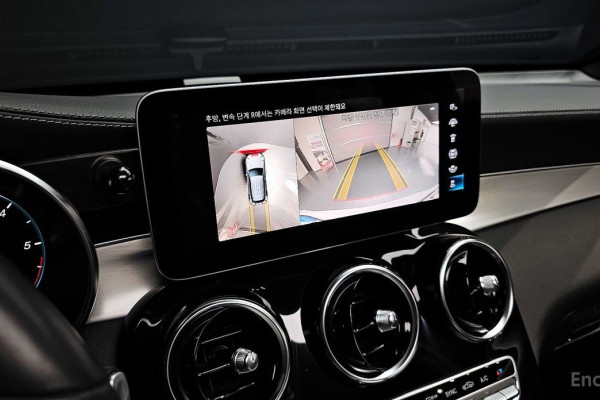 2022 Mercedes-Benz GLC с пробегом 57 051 км