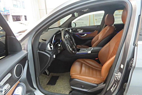 2021 Mercedes-Benz GLC с пробегом 68 041 км