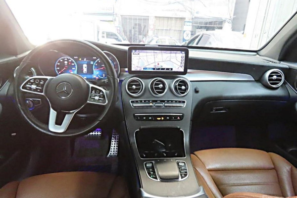 2021 Mercedes-Benz GLC с пробегом 68 041 км