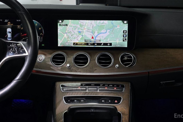 2022 Mercedes-Benz E-Класс с пробегом 51 004 км