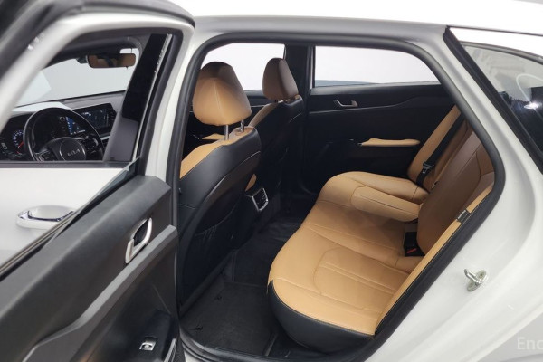 2022 Kia K5 с пробегом 104 544 км