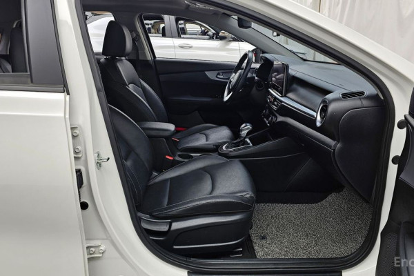 2021 Kia K3 с пробегом 76 650 км