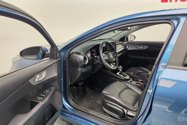 2022 Kia K3 с пробегом 81 233 км