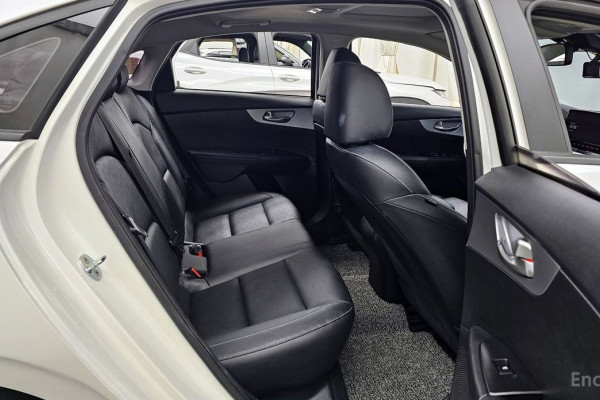 2021 Kia K3 с пробегом 76 650 км