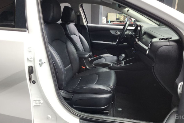 2021 Kia K3 с пробегом 110 228 км