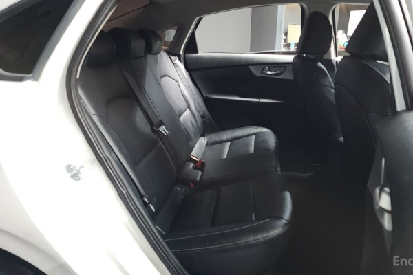 2021 Kia K3 с пробегом 110 228 км