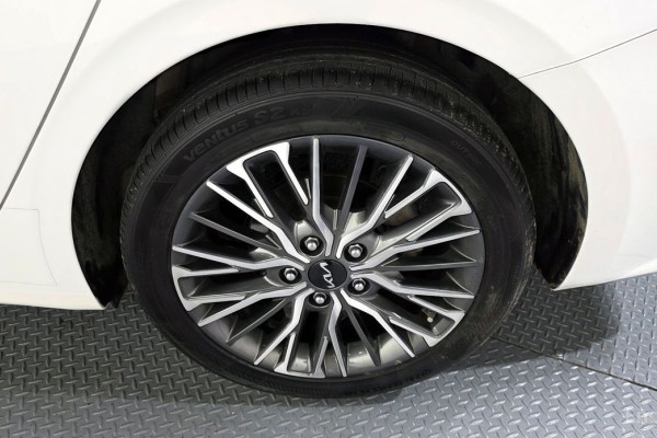 2022 Kia K3 с пробегом 82 651 км