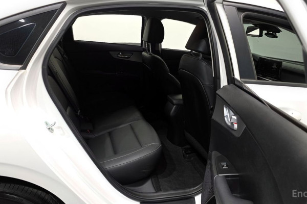 2022 Kia K3 с пробегом 82 651 км