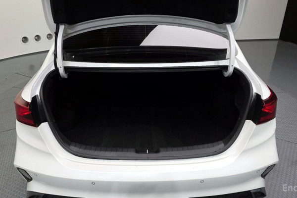 2022 Kia K3 с пробегом 82 651 км