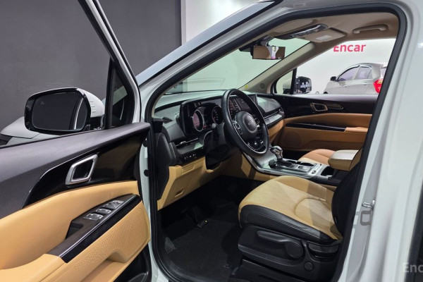 2022 Kia Carnival с пробегом 50 432 км