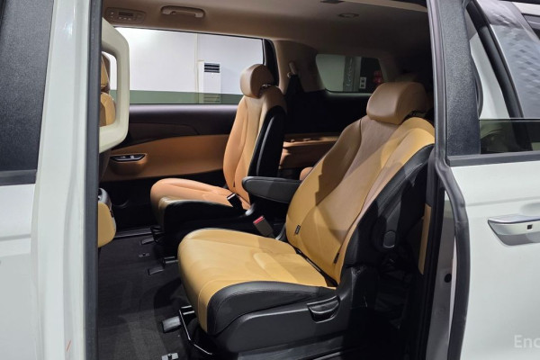 2022 Kia Carnival с пробегом 50 432 км