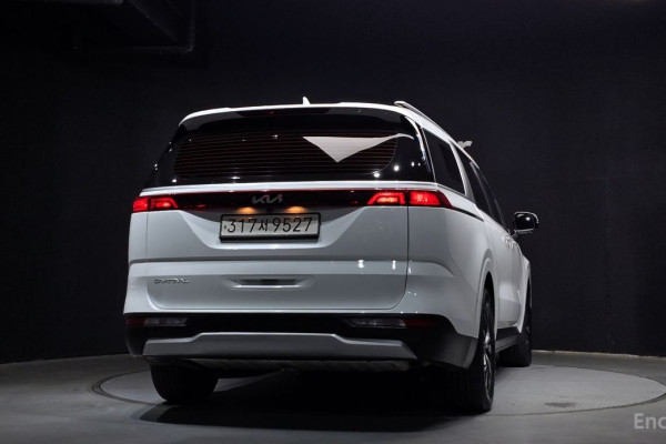 2022 Kia Carnival с пробегом 55 781 км