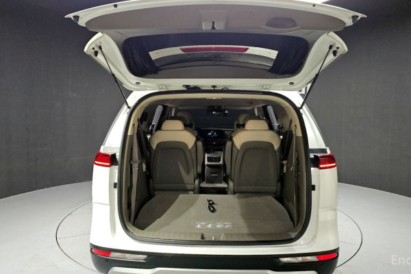 2022 Kia Carnival с пробегом 57 480 км