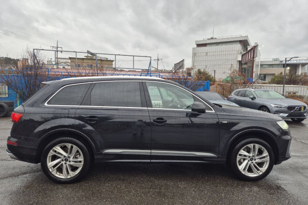 2021 Audi Q7 с пробегом 78 600 км