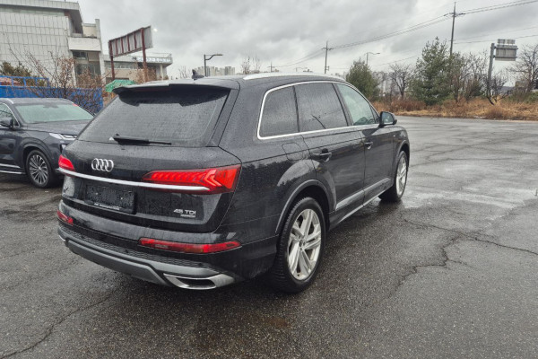 2021 Audi Q7 с пробегом 78 600 км