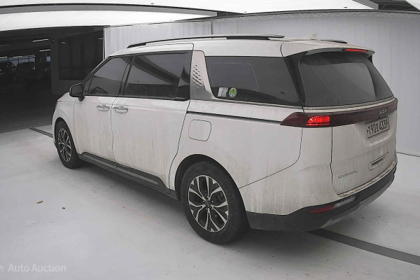 2022 Kia Carnival с пробегом 131 836 км