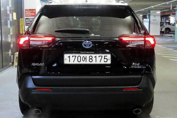 2020 Toyota RAV4 с пробегом 111 044 км