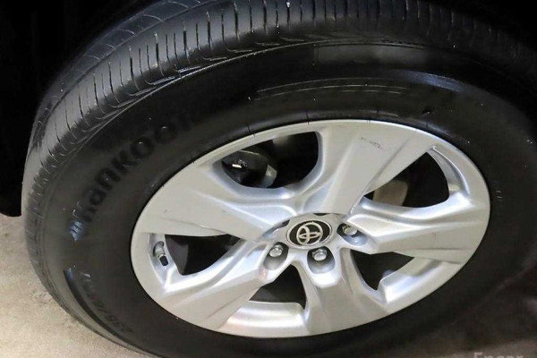 2020 Toyota RAV4 с пробегом 111 044 км