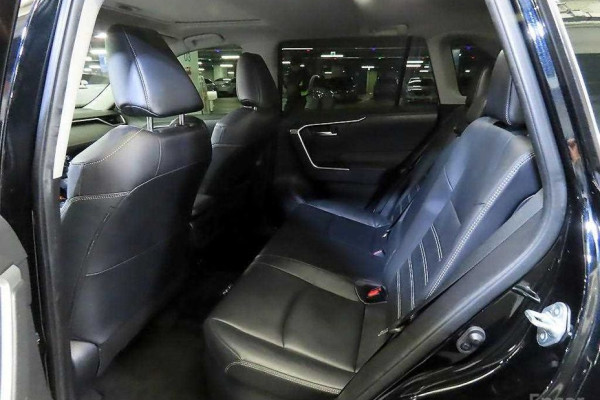 2020 Toyota RAV4 с пробегом 111 044 км