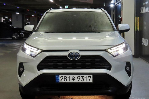 2023 Toyota RAV4 с пробегом 28 780 км