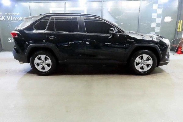 2020 Toyota RAV4 с пробегом 111 044 км