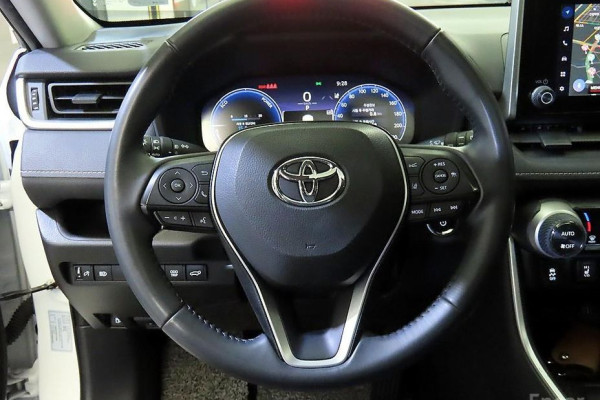 2023 Toyota RAV4 с пробегом 28 780 км