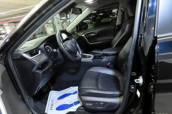 2020 Toyota RAV4 с пробегом 111 044 км